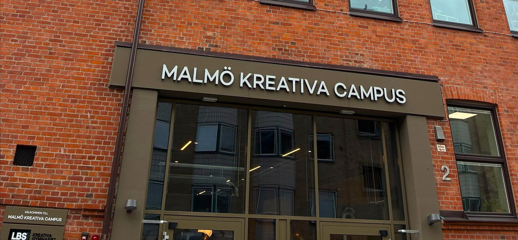 Entrén till Malmö Kreativa Campus i den tidigare textilfabriken Tuborg 1 i Malmö